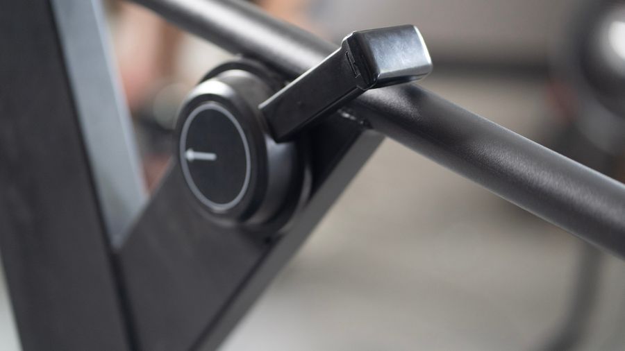 Closeup of the resistance dial on the Grit Runner